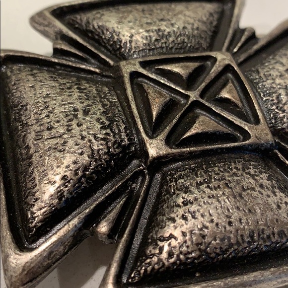 Buckle - Picture 3 of 5